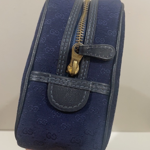 SOLD💙Vintage Gucci Toiletry Pouch💙 - Picture 10 of 16